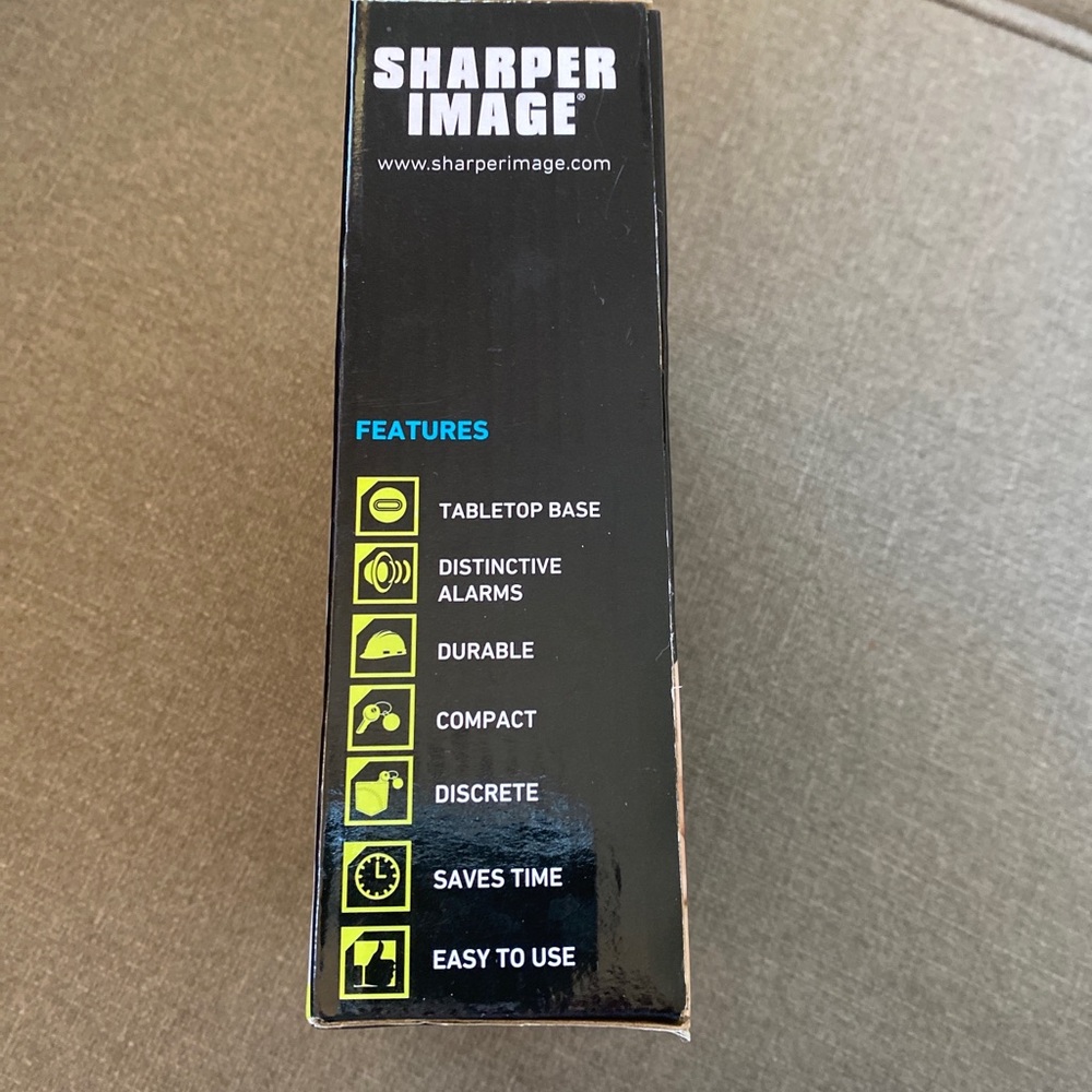 New Sharper Image Portable Electronic Key Finder - Picture 3 of 4